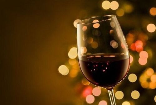 睡前喝这些恐让你失眠——警惕酒精饮料(包括脱醇酒)的影响